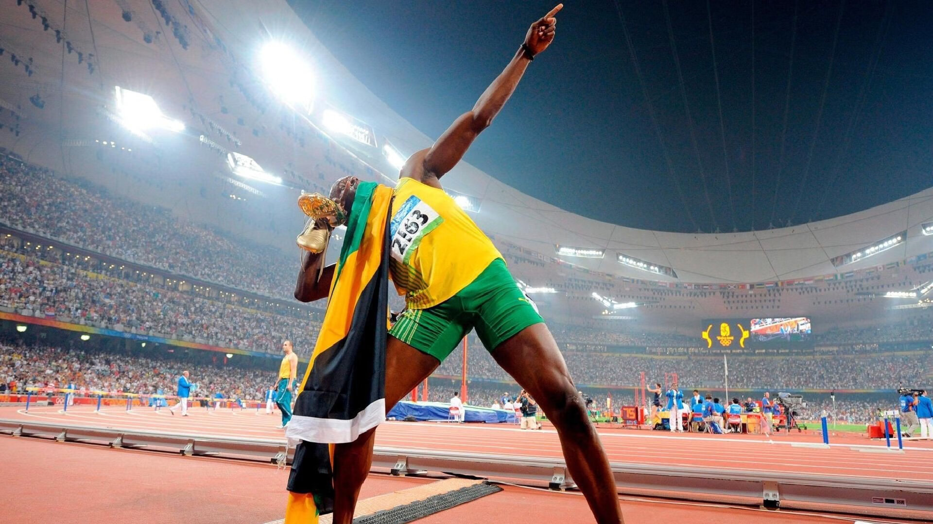 仰泳大战美队领先毫厘之间,仰泳比赛视频欣赏